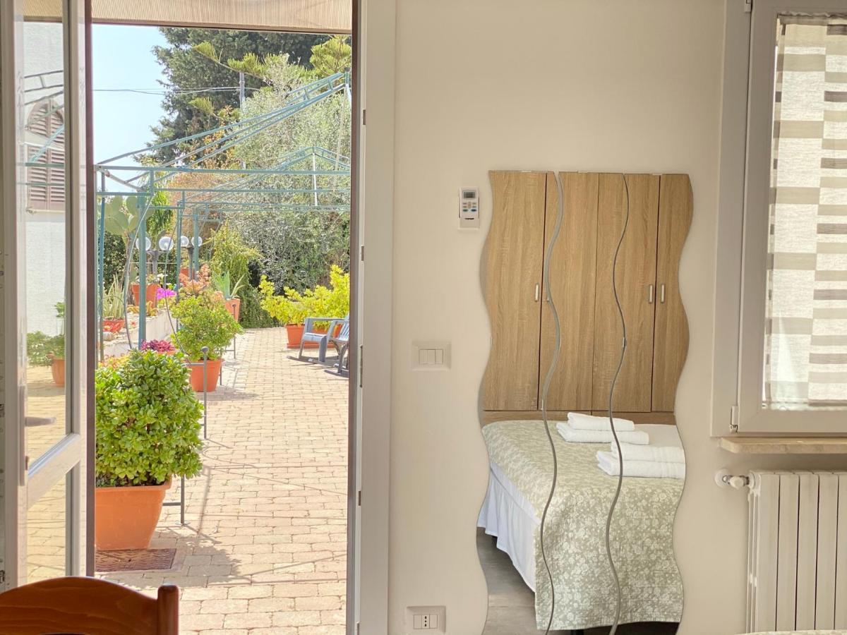 B&B Fellini גאליפולי מראה חיצוני תמונה